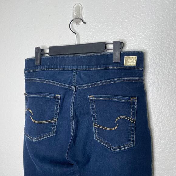 Signature Levis Womens Jeans Size 30 Blue Totally Shaping Pull On Skinny Leg - Picture 14 of 15